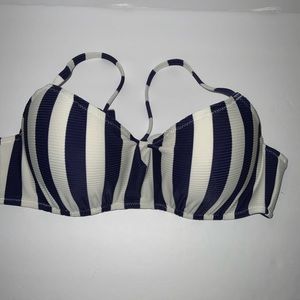 Shade & Shore Bikini top Size 34C